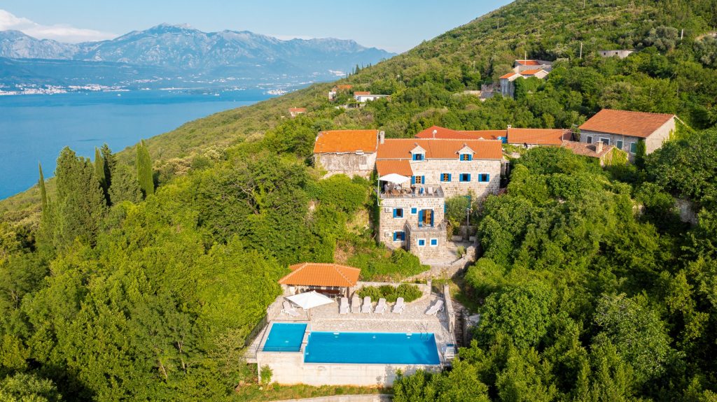 Villa for Rent | Krasici Tivat