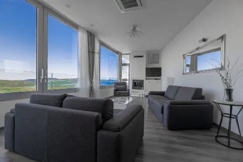 Listing 443