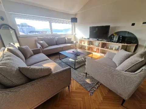Appartement 3 chambres à louer | Centre, Tivat