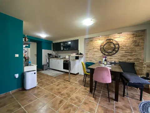 One Bedroom Apartment